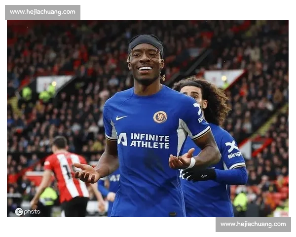 马杜埃凯 GQ 大片曝光!切尔西边锋化身巴黎世家型男